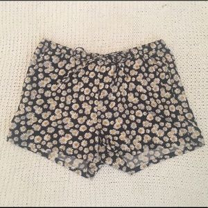 Daisy Print Shorts